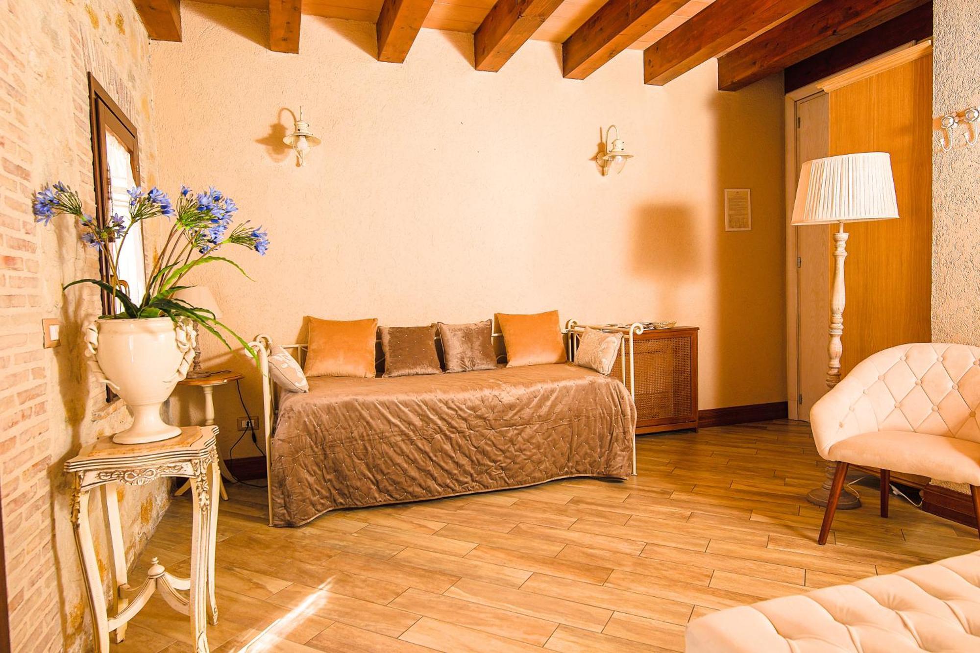 Relais Garden Cactus B&B Фавара Екстер'єр фото